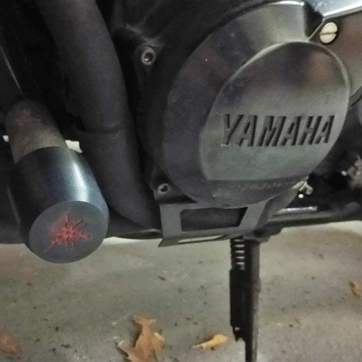Yamaha 600 fazer frame sliders image