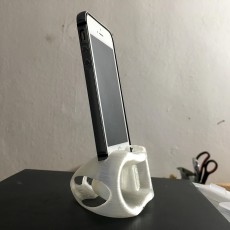 Picture of print of iPhone 6 or 7 Passive speaker amplifier and charging dock