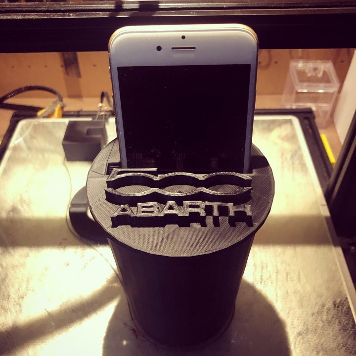 3D Printable FIAT 500X iphone cup holder by Hugo archicad
