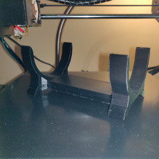 Picture of print of JBL Flip 4 table support