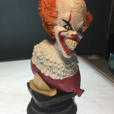 Picture of print of Pennywise bust
