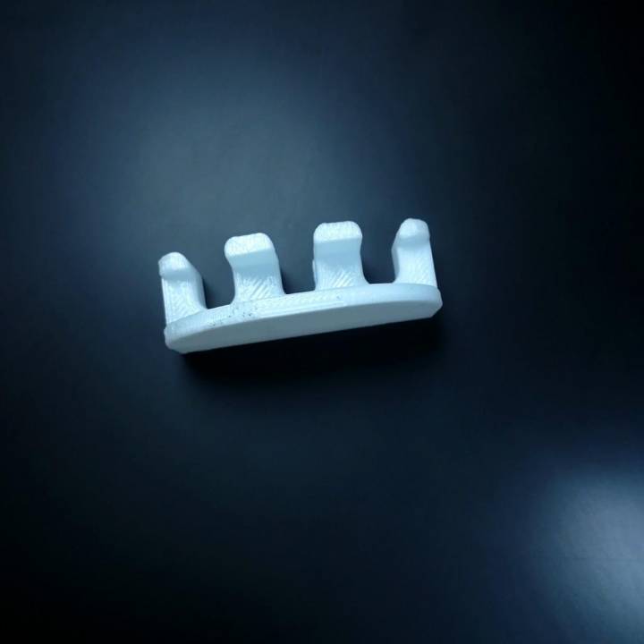 Small Cable Holder (3 Cables) image