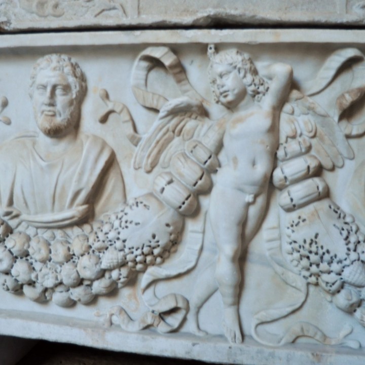 Sarcophagus with spouses portrait image