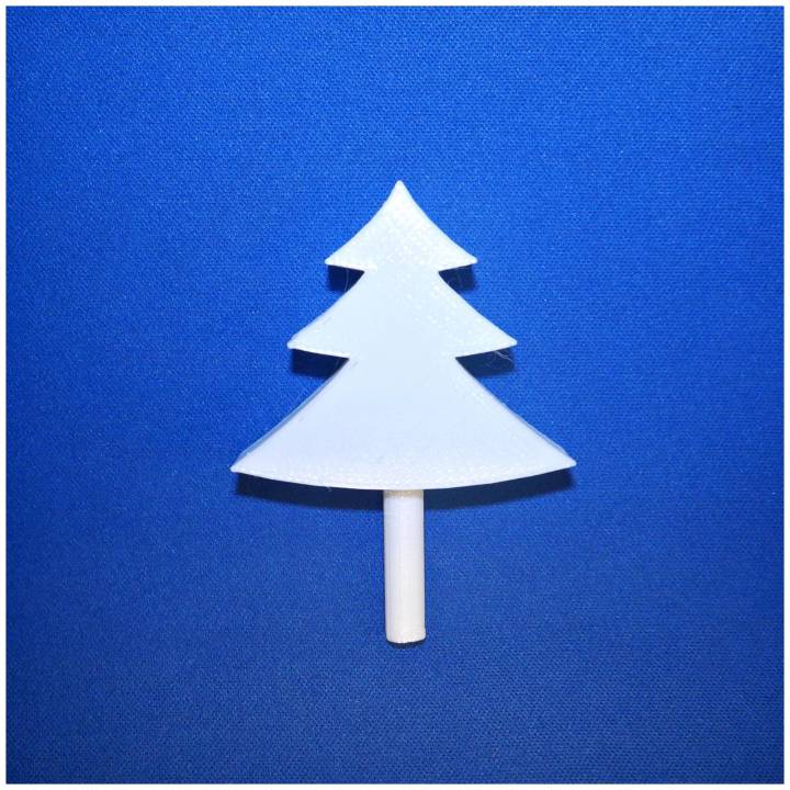 festive Christmas tree image