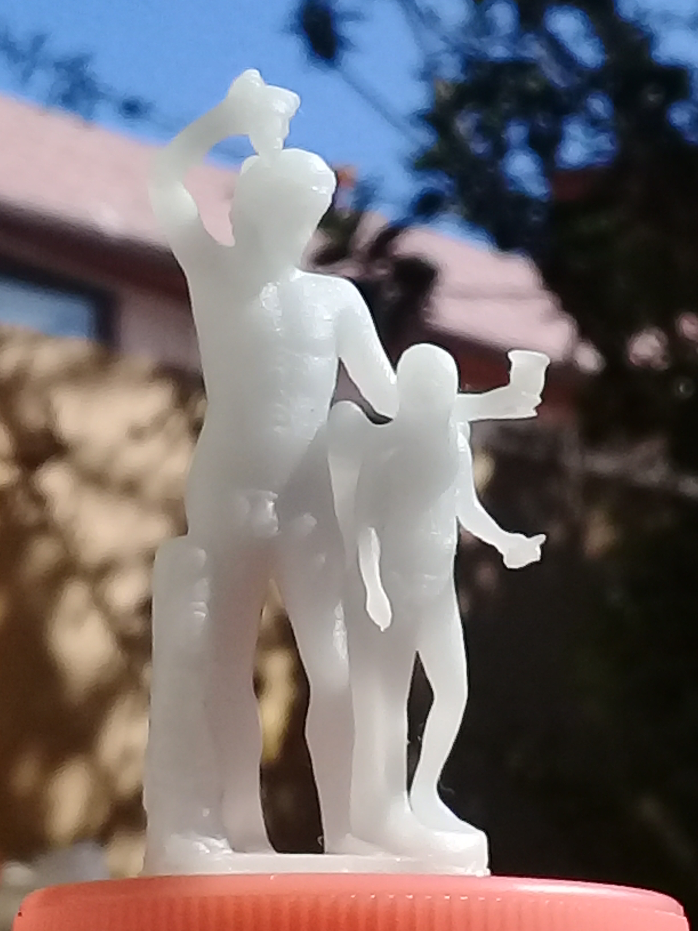 Yubka ostidagi mushuk surati