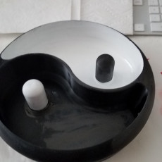 Picture of print of improved Yin & Yang nut and candy bowl