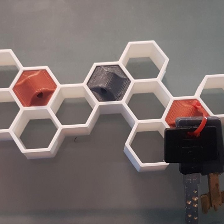 IPA3D Multi-llavero hexagonal amurable / IPA3D Multi- hexagon keychain with wall support image