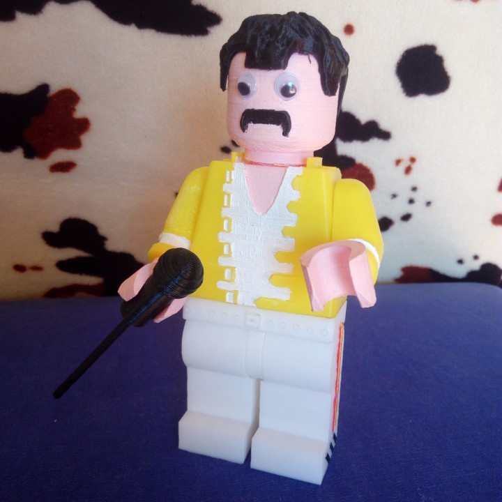 HEAD FREDDY MERCURY LEGO GIANT image