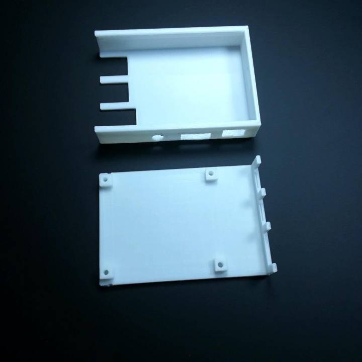3D Printable Raspberry Pi 2 case by lewis Garside