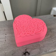 Picture of print of Celtic Heart Pattern Box
