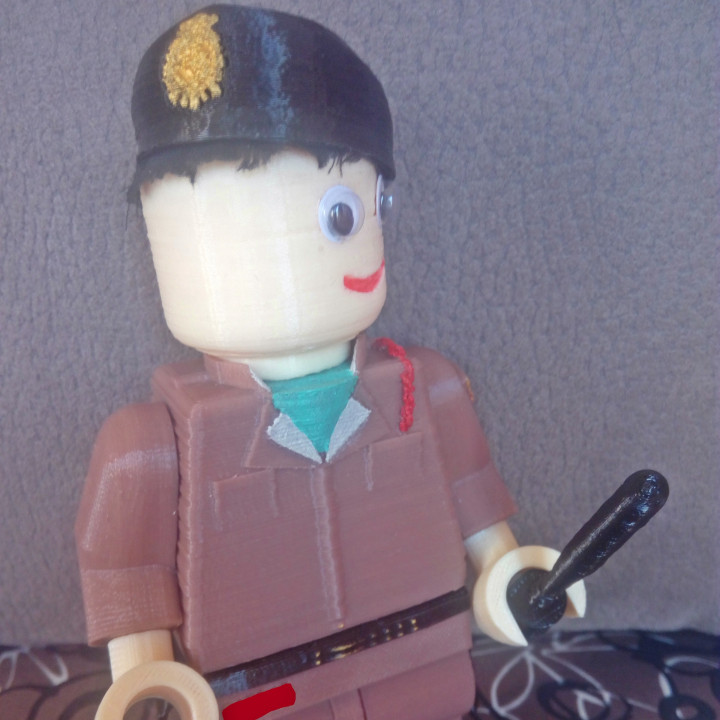 LEGO GIANT POLICIA NACIONAL ESPAÑA (MADERO) image