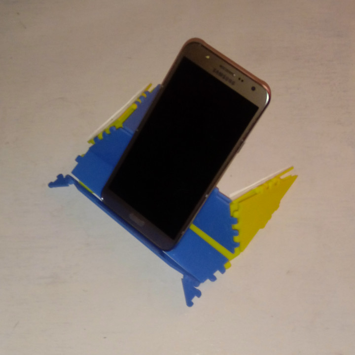 Foldable Phone Stand using Polypanels image