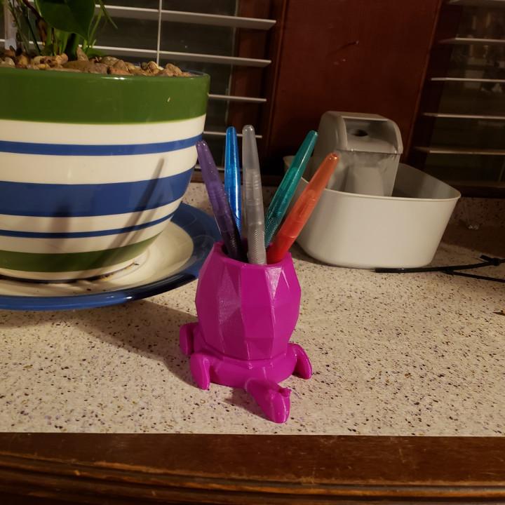 3D Printable Lazy Turtle Pencil Holder by Robin Lamb