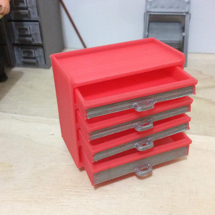 Rolling Toolchest (1:18 scale) image