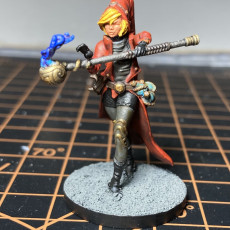 Picture of print of Human Female Wizard (32mm scale miniature)