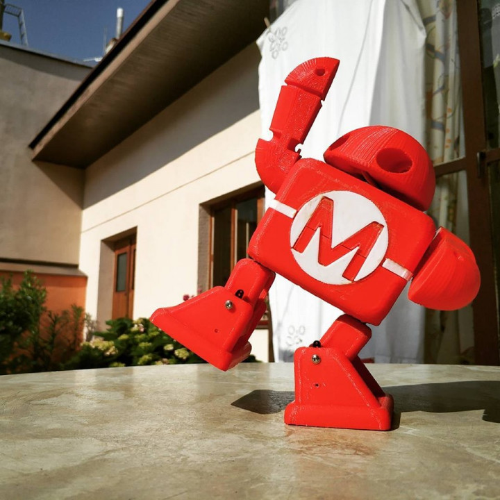 Makey dancing robot of the Maker Faire image