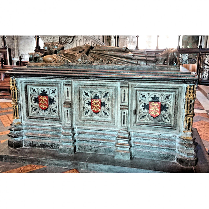 Tomb of King John at Worcester Cathedral (1232 AD) image