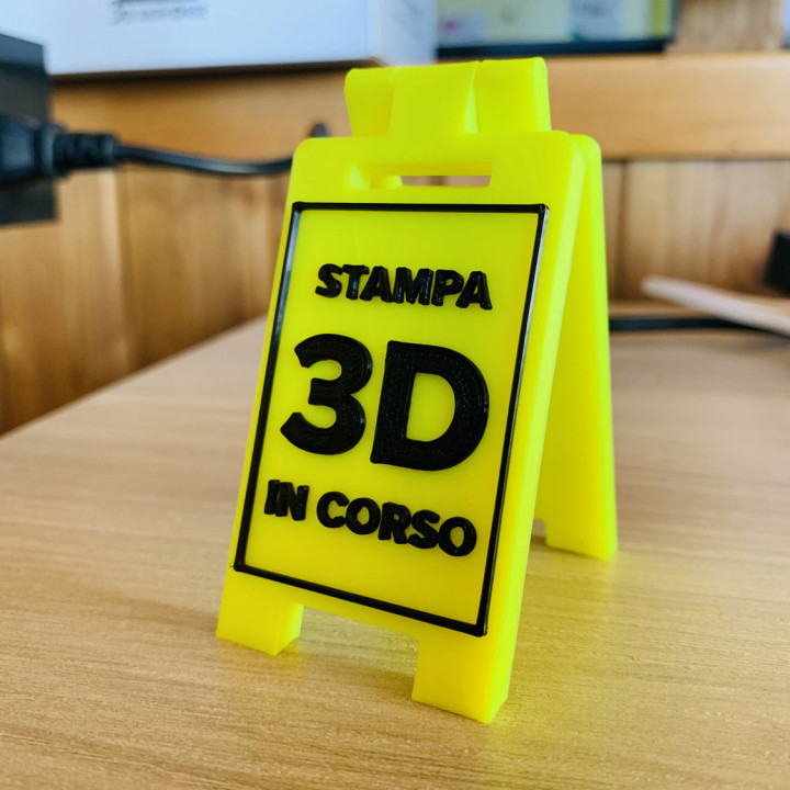 Stampa 3D in corso - mini floor stand image