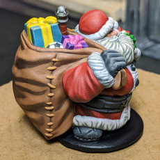 Picture of print of Dwarven Santa Miniature - pre-supported