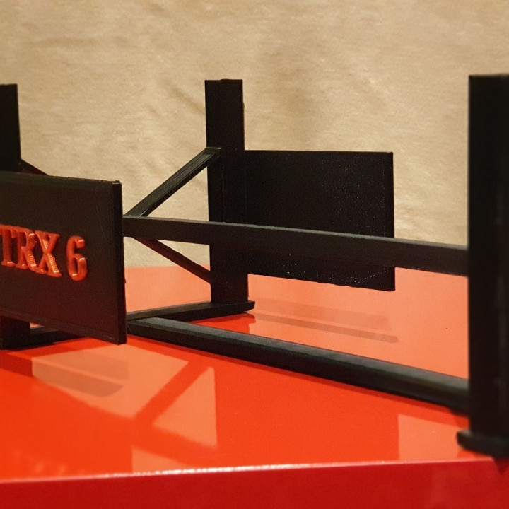 Traxxas TRX6  stand (updated to print 200x200) image