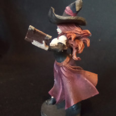 Picture of print of Witch Hunter pin-up mini diorama part 1