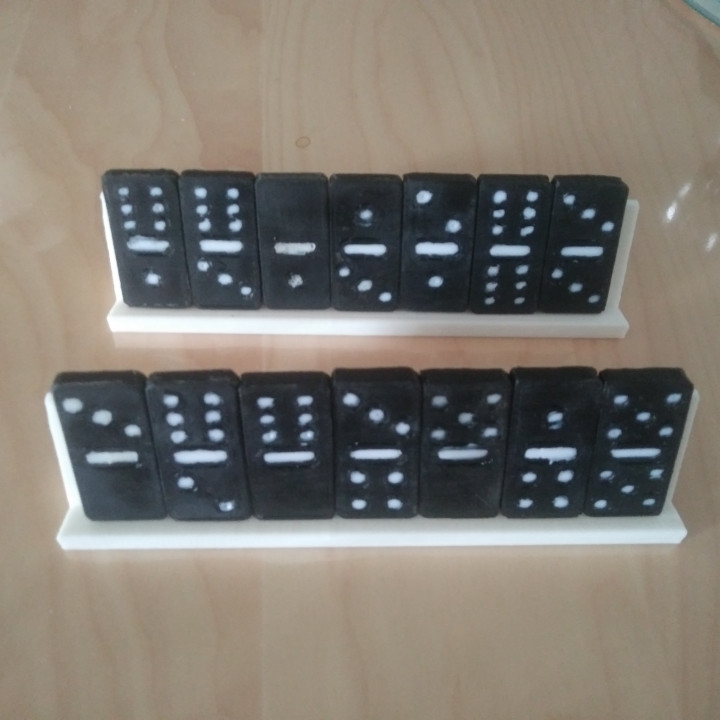 28 Dominos Set With Support image