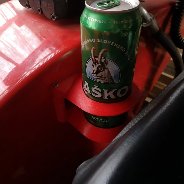 Tractor beer carrier image